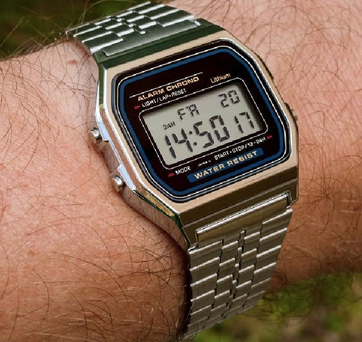 Stylish men watch supreme quality